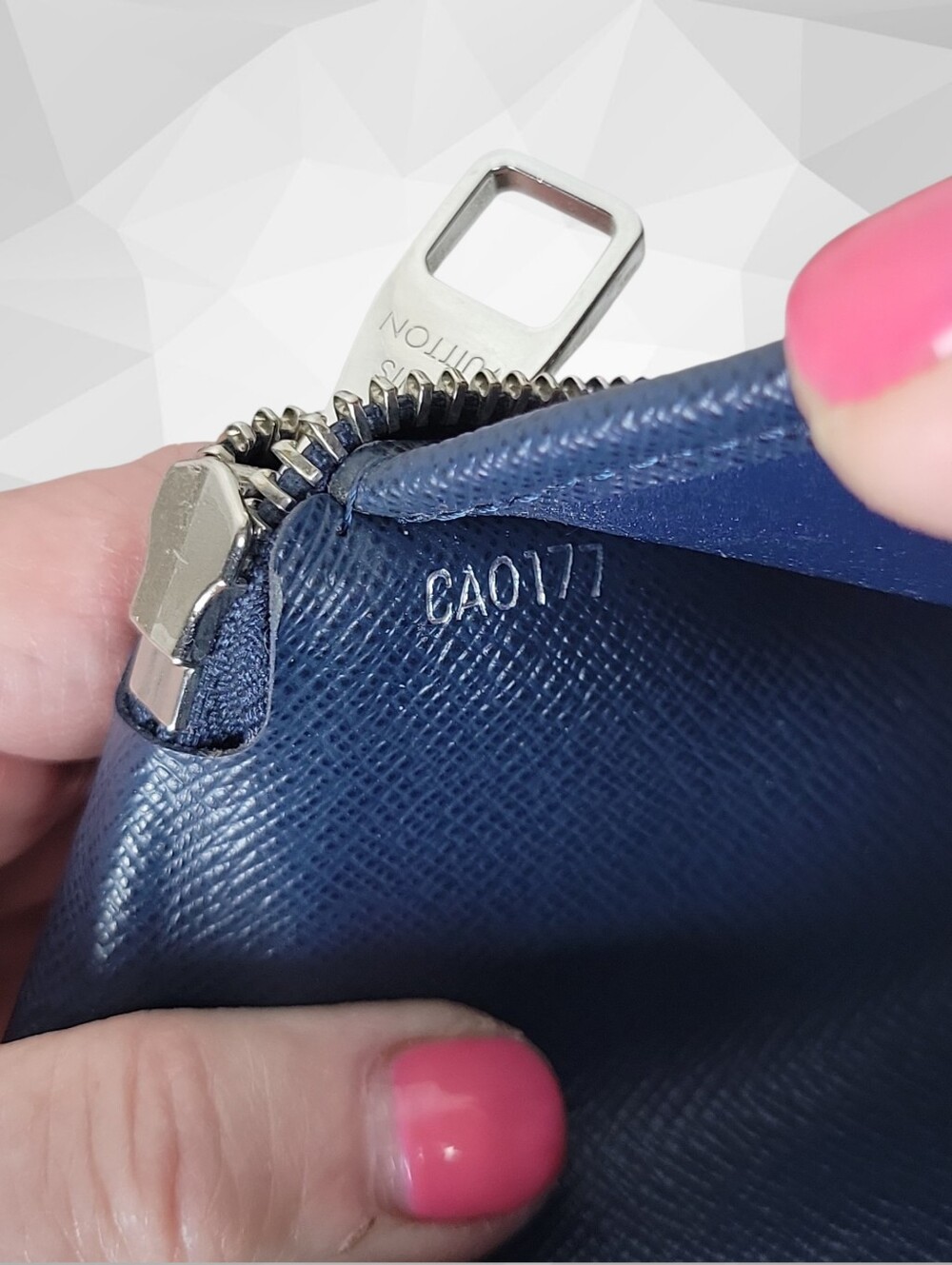 ❌️❌️ Louis Vuitton Taiga Wallet❌️❌️ - Picture 6 of 6